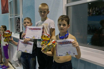 Новогодние соревнования по плаванию в Доме Физкультуры (с бассейном)